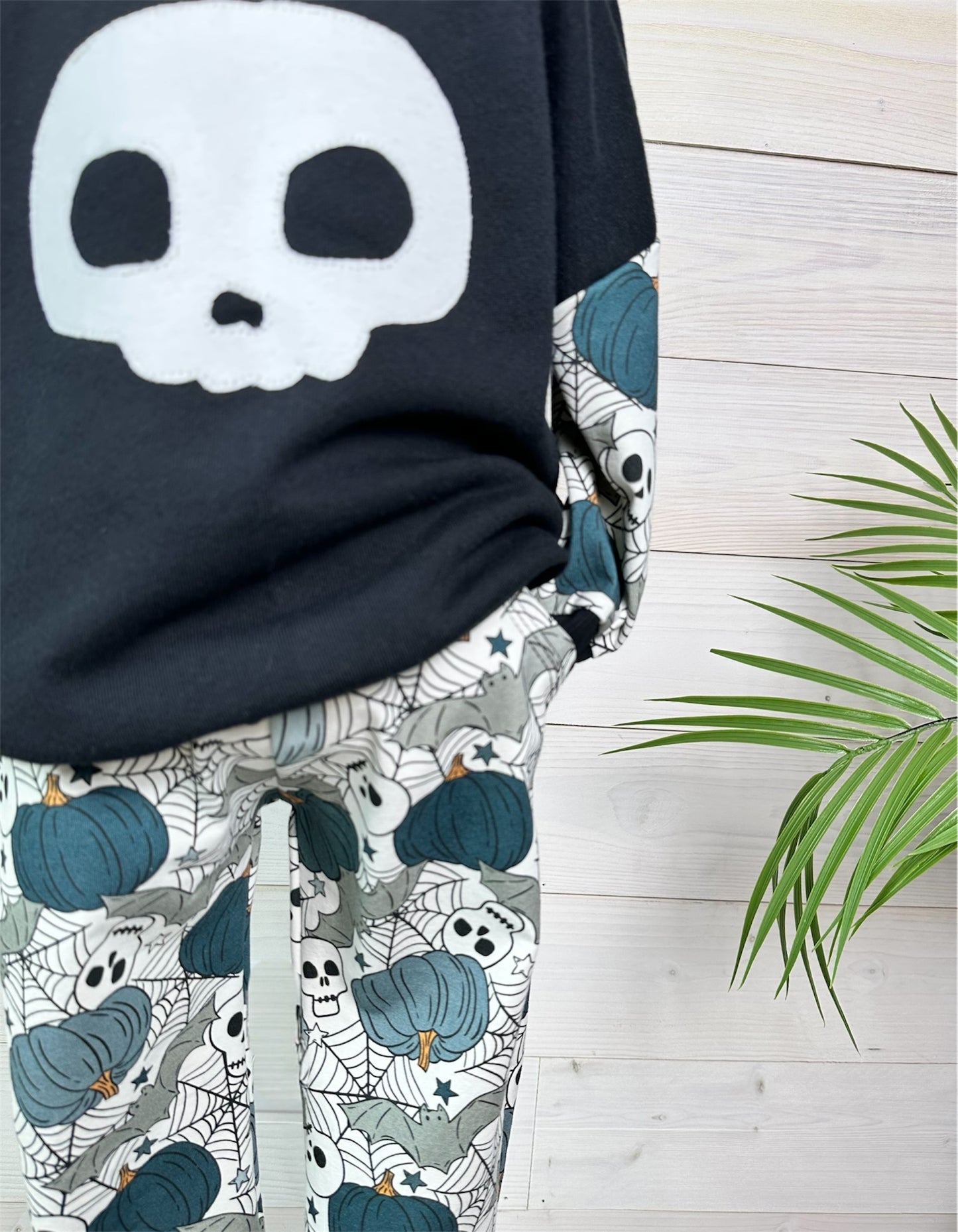 Organic Halloween Outfit Set – Sweatshirt & Printed Pants