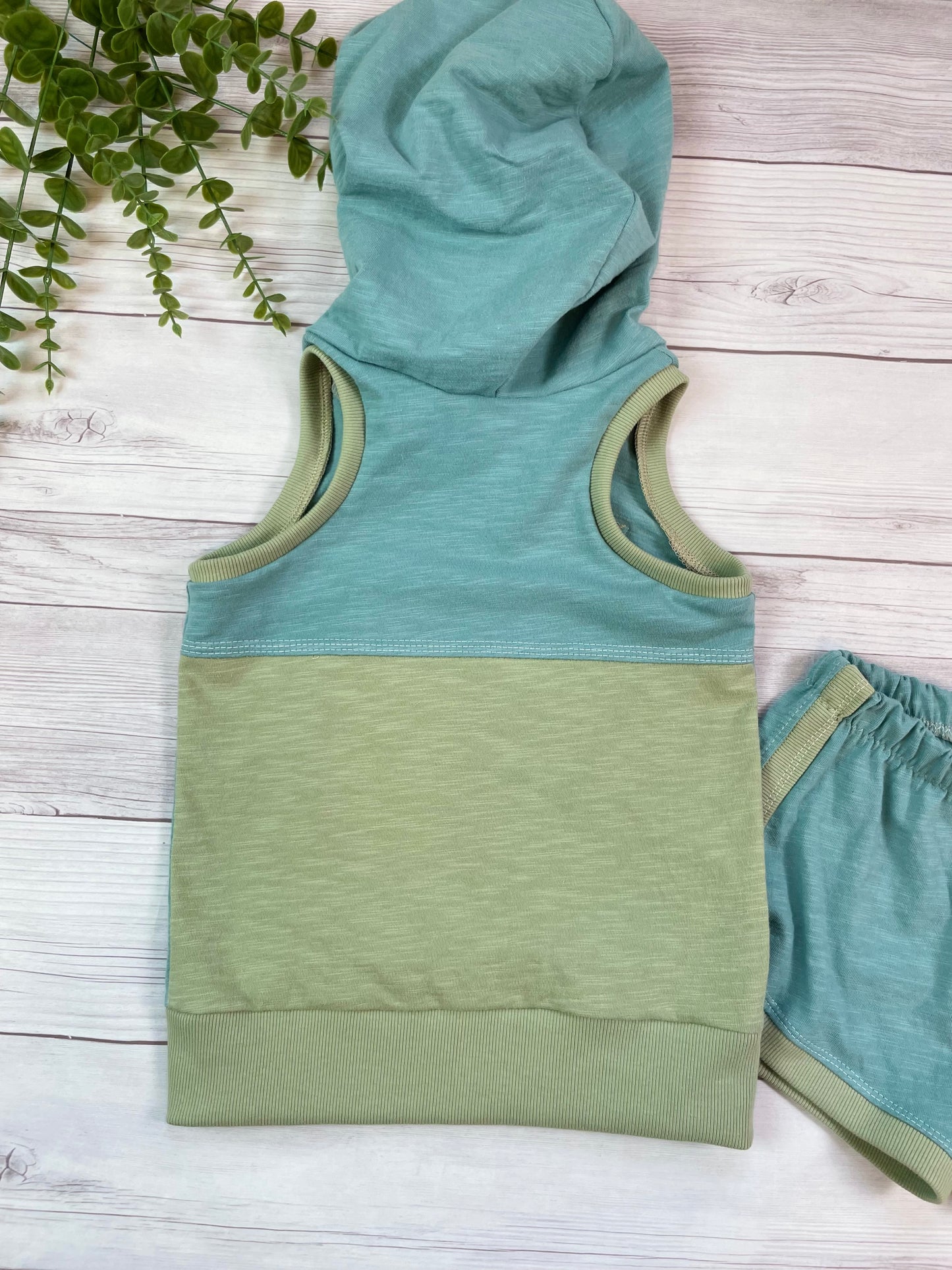 4T Ostrich appliqued hooded tank and matching track shorts